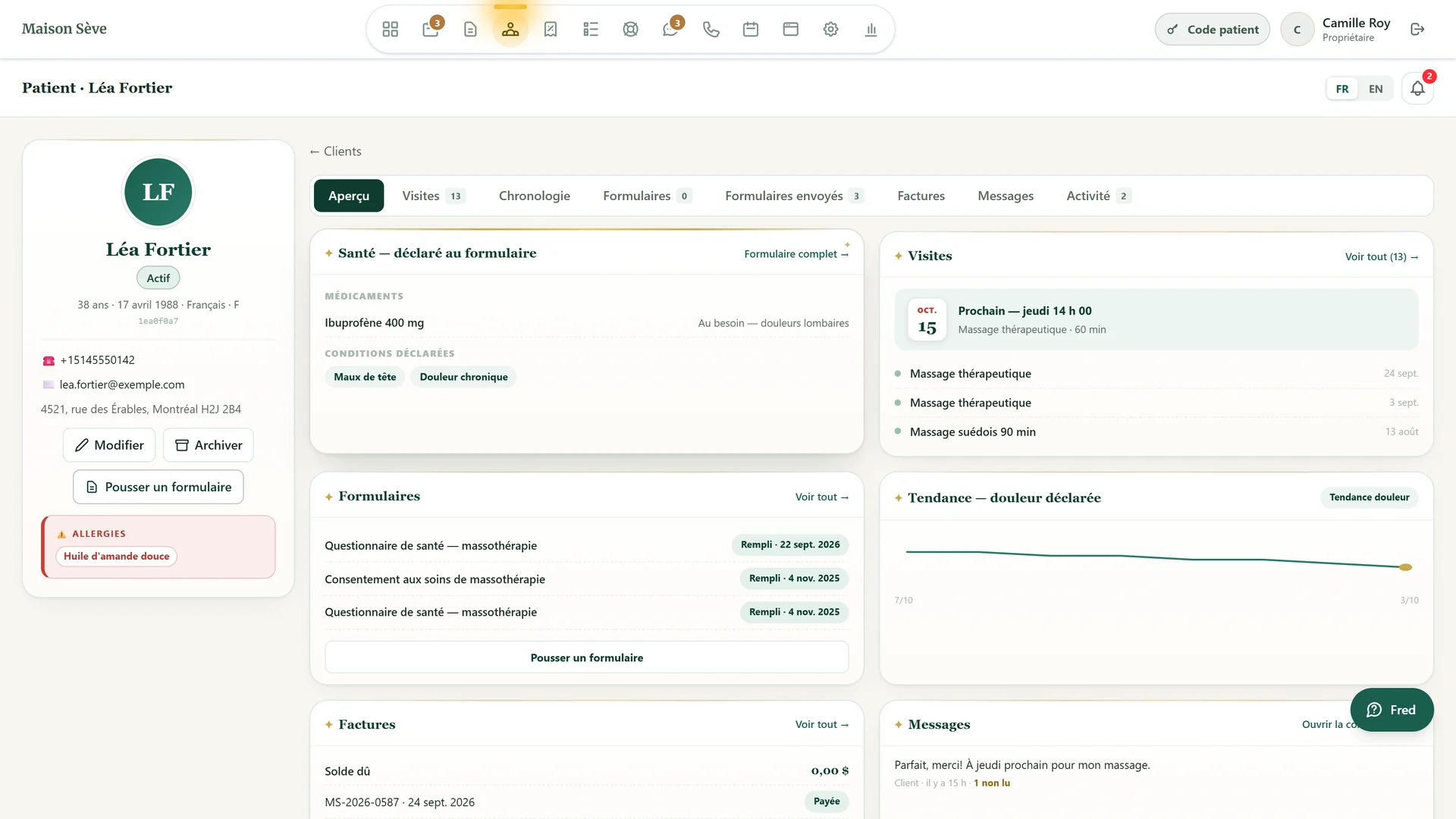 La fiche d'une cliente : ses visites de massothérapie, ses formulaires remplis et ses factures.